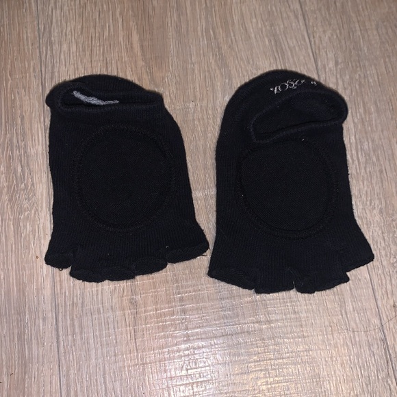 Toesox Open grip Socks with toe cut outs black - Picture 2 of 3